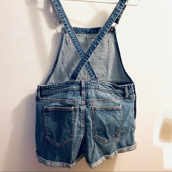 Old Navy Over-All Jean Shorts - Picture 4 of 7